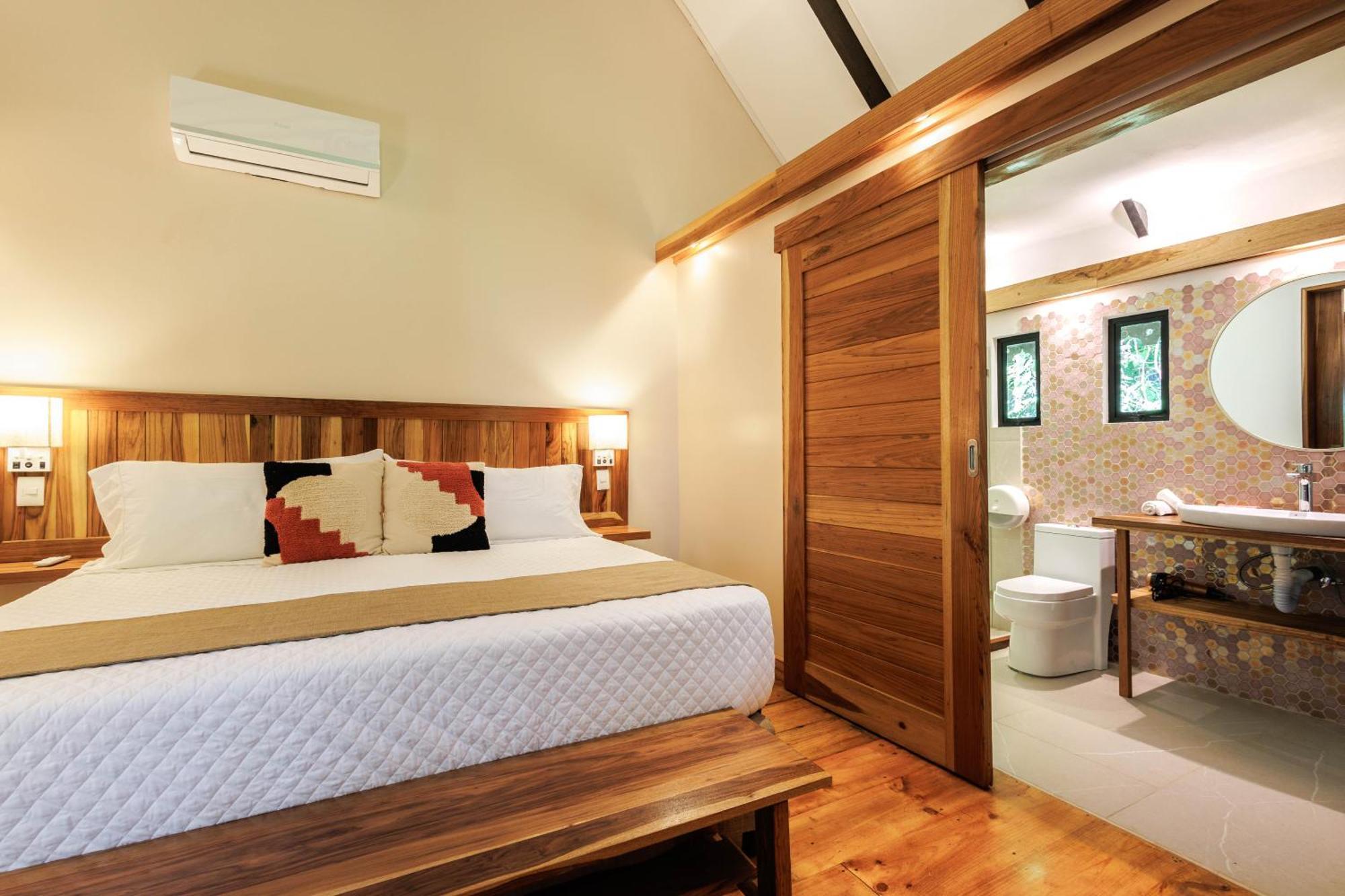 Almonds & Corals Boutique Hotel Puerto Viejo de Talamanca Экстерьер фото